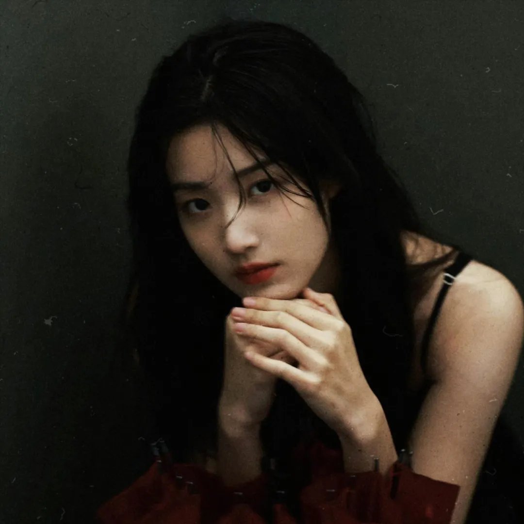 特别的她